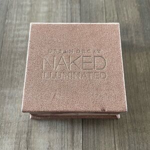 Urban Decay Illuminated-Luminous